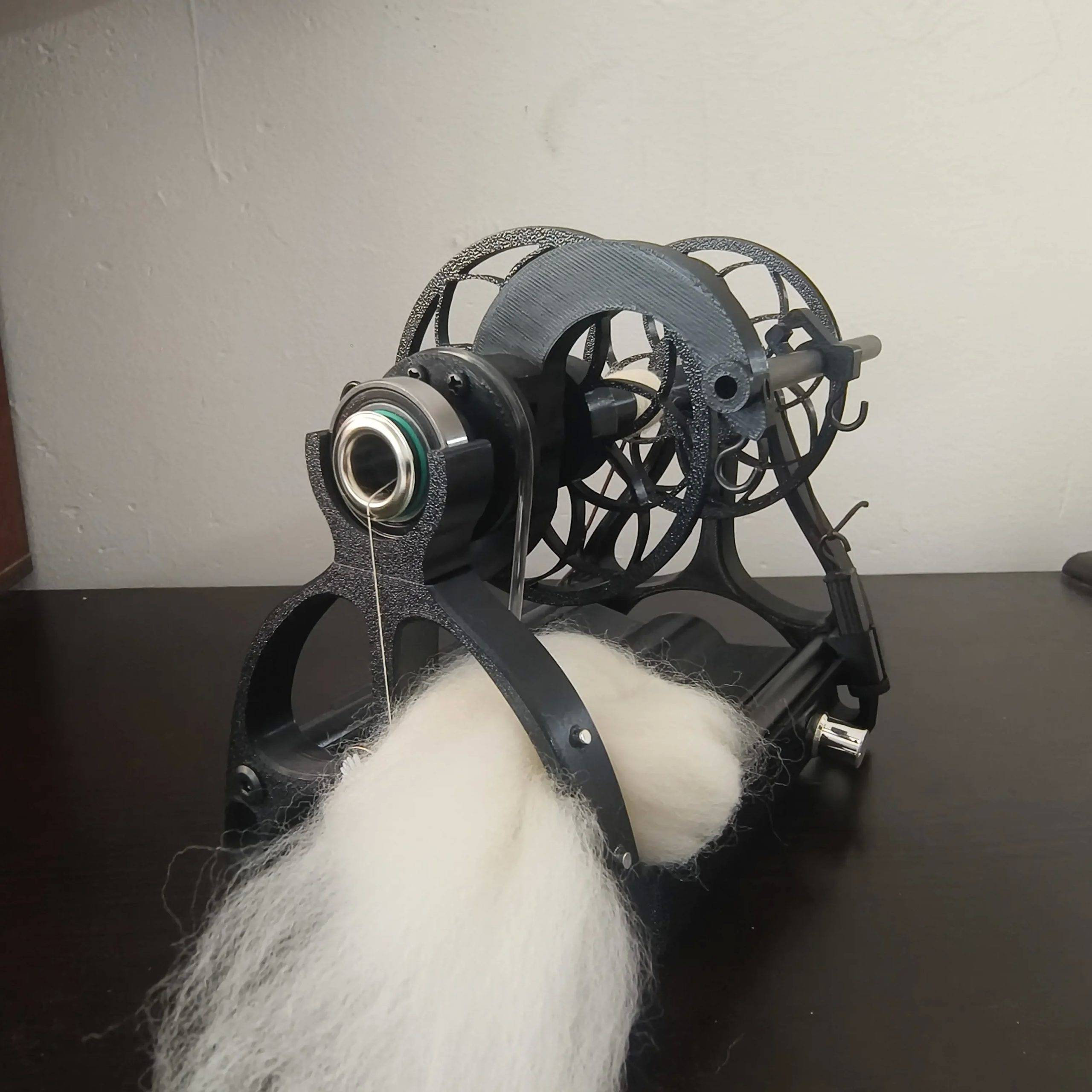 Portable Electric Spinning Wheel Mini Yarn Making Machine Adjustable Speed for Dog Hair Wool Cotton DIY Craft - Image 8